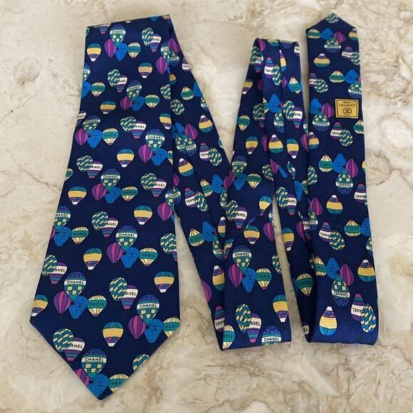 Authentic CHANEL 100% Silk Tie Multi-Colour Monogram Hot Air Balloons Rare - Picture 8 of 8
